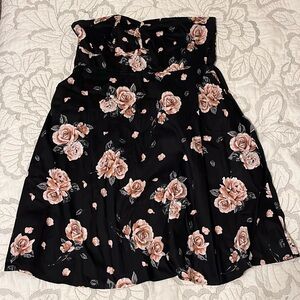 Torrid size 18 strapless dress with pockets.